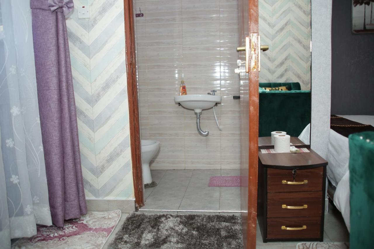 Little Nile Studio Homestays Nakuru City מראה חיצוני תמונה